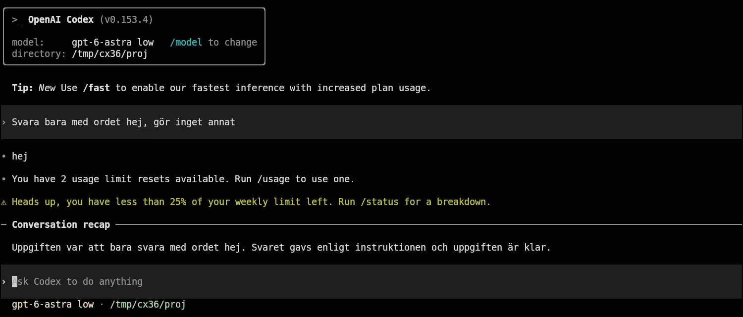Skärmbild av en återupptagen session i Codex CLI 0.153.4 där kommandot /recap gett blocket Conversation recap med texten Uppgiften var att bara svara med ordet hej. Svaret gavs enligt instruktionen och uppgiften är klar.